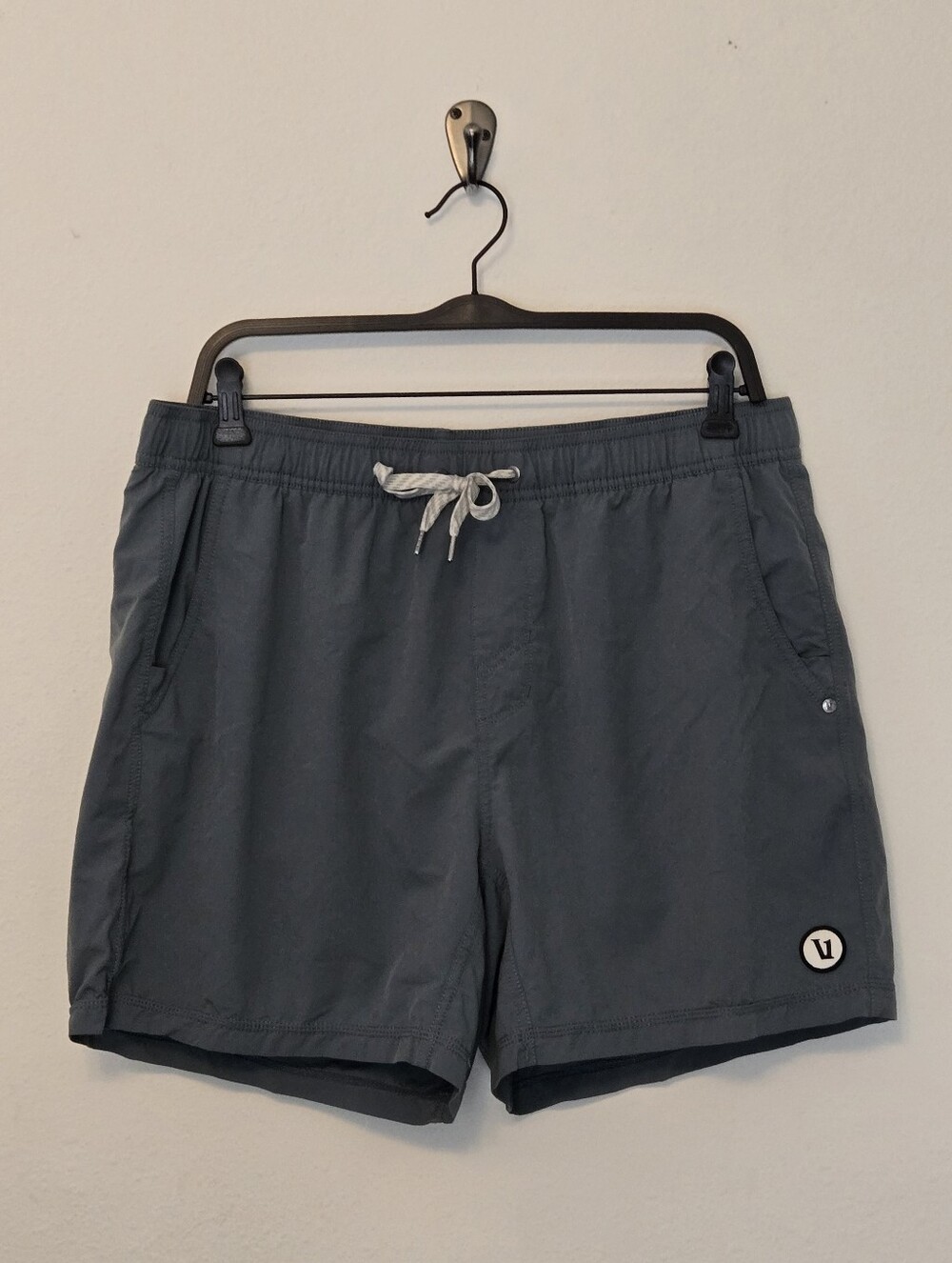 Vuori Kore Shorts 5" (Style # 3067) Sz XL Agate Green/Slate Green